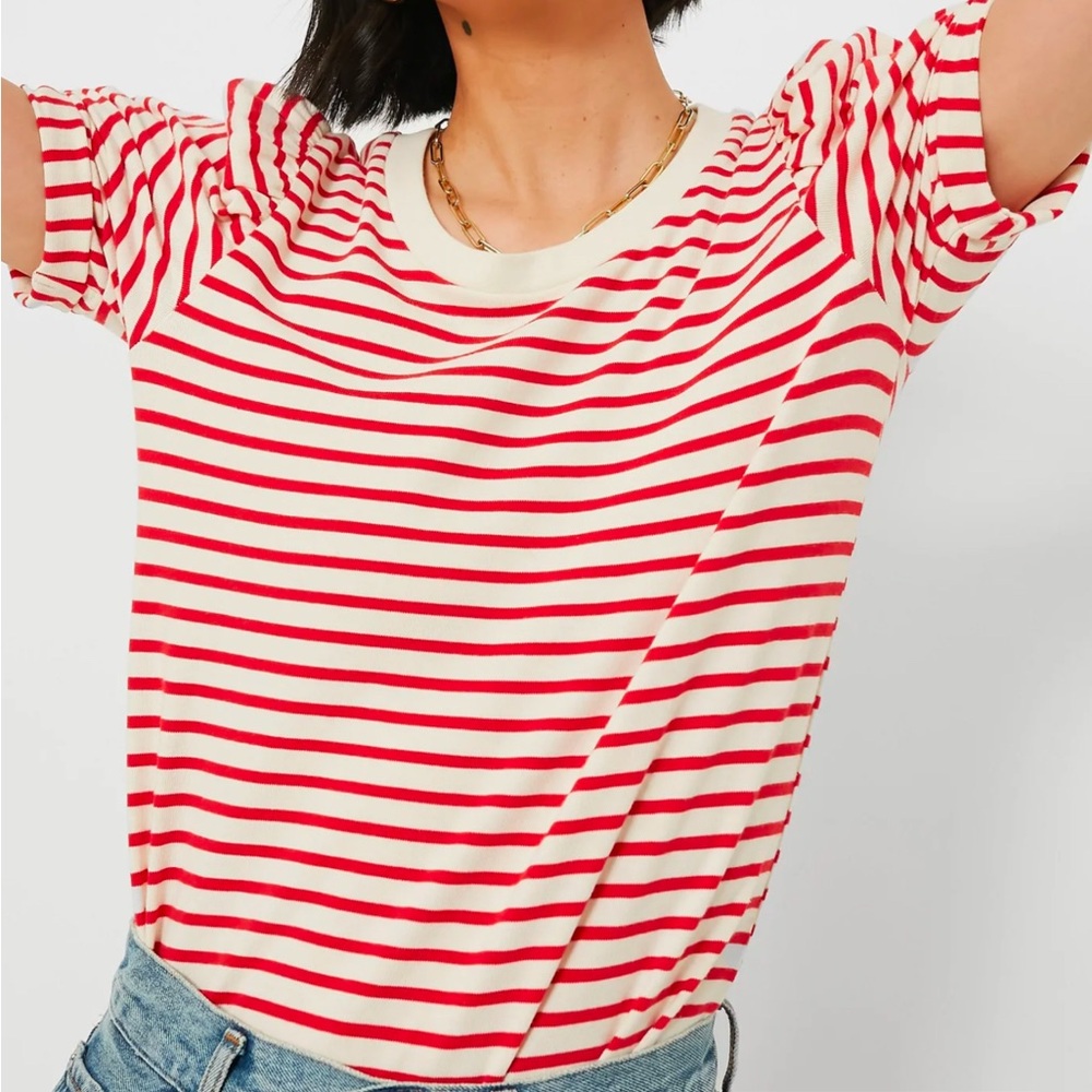 POMANDER PLACE Red Striped Vesty Puff Short Sleeve Crewneck. Size Medium